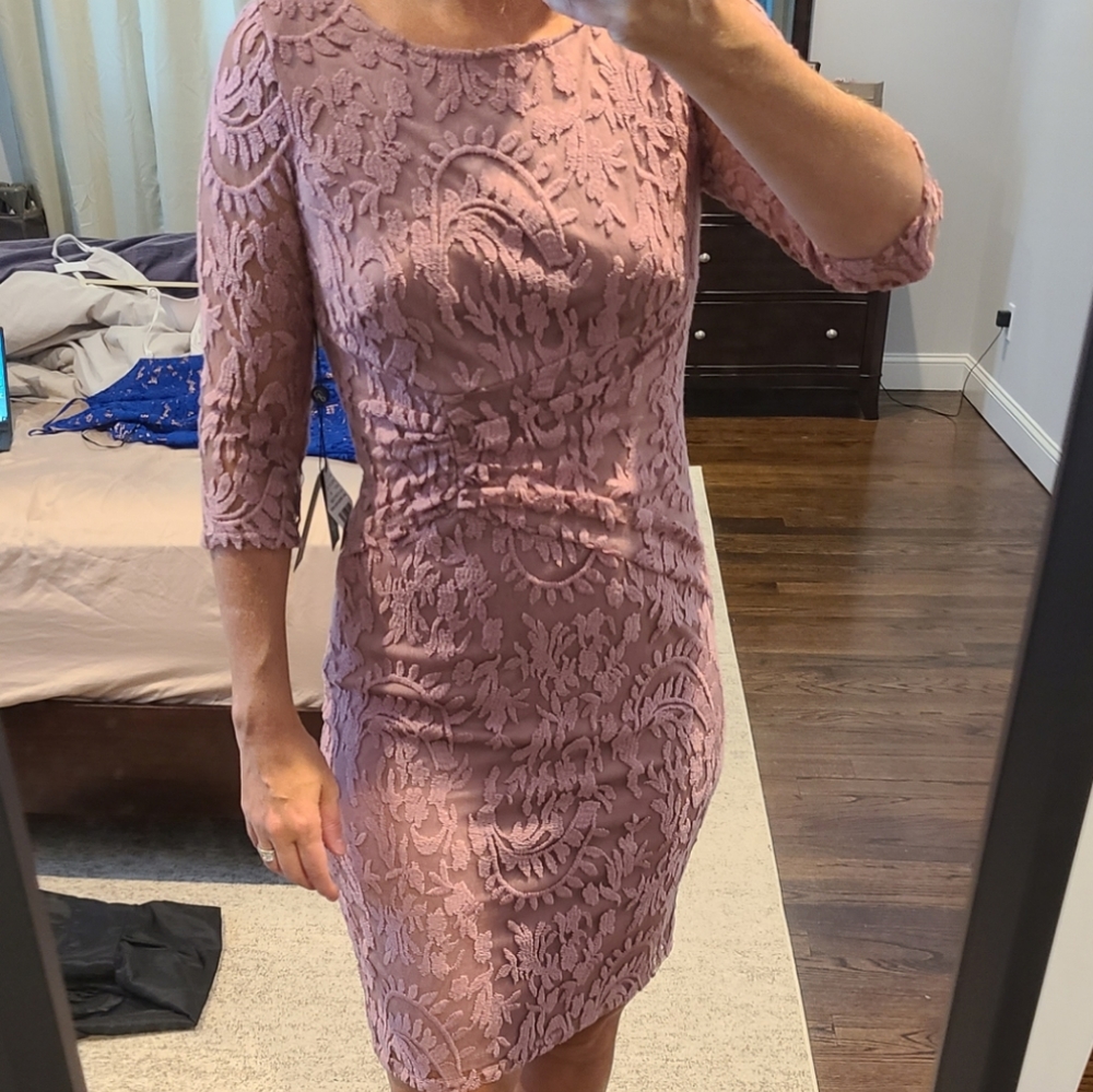 Lace fitted dress
